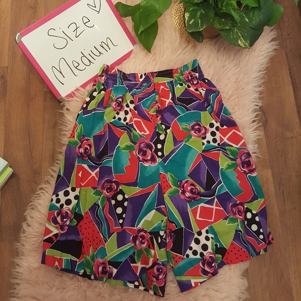 SOLD Retro 80's/ 90's High Rise Shorts M.L. Sport